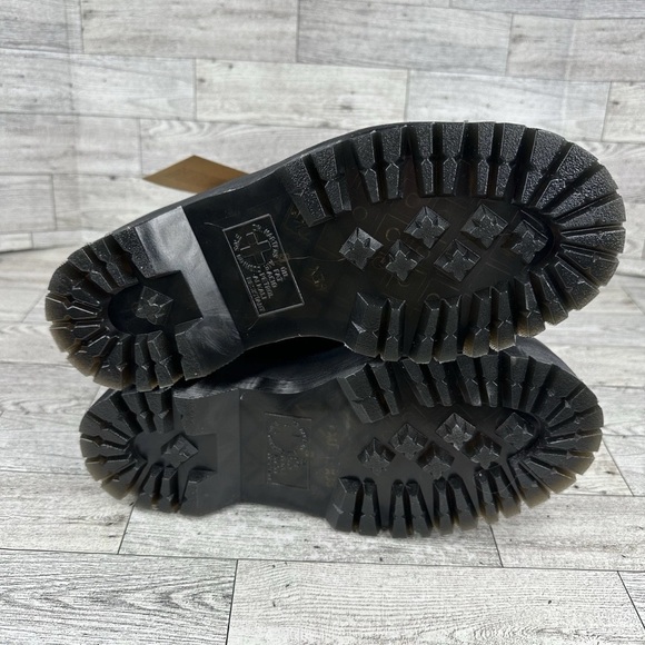 Dr. Martens Jadon Max Combat Platform Boots Black Vegan Women's Size 6 $270 NWT - Picture 6 of 7